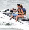 Justin Bieber e Hailey Baldwin curtem passeio juntos em Miami   Foto: The Grosby Group