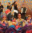 Na Paraíba, grupos competem para ver quem tem a melhor quadrilha e astros do forró se revezam em shows nas 31 noites de evento  Foto: São João de Campina Grande  / Reprodução