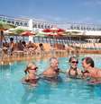 Foto na piscina é um clássico de viagens e fica melhor ainda na modalidade selfie  Foto: Royal Caribbean International/Divulgação