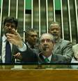 O presidente da Câmara, Eduardo Cunha, ao lado de deputados. 18/06/2015  Foto: Lula Marques/ Agência PT
