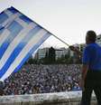 Manifestantes em Atenas defendem permanência da Grécia na zona do euro.  18/6/2015.  Foto: Yannis Behrakis / Reuters