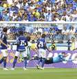Sucesso de público: Mineirão teve mais de 30 mil na partida do Cruzeiro na manhã de domingo  Foto: Daniel Teobaldo / Futura Press