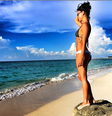 A atriz Ísis Valverde posta foto de biquíni nas Bahamas, onde está para gravar um quadro no programa Domingão do Faustão  Foto: @Isis Valverde/Instagram / Divulgação