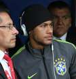 Neymar disse que continuar concentrado sem poder jogar iria matá-lo por dentro  Foto: Daniel Jayo / Getty Images 