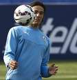Cavani seguirá com a seleção do Uruguai  Foto: Carlos Garcia Rawlins / Reuters