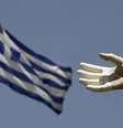 Bandeira grega vista em Atenas  Foto: Yannis Behrakis / Reuters