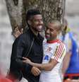 Léo Moura e Emerson Sheik se reencontram no Flamengo  Foto: Pedro Martins / AGIF / Gazeta Press