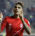 Paolo Guerrero comandou a vitória do Peru com três gols  Foto: Raul Sifuentes / Getty Images 