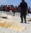 Corpo de turista morto por homem armado perto de hotel em Sousse, na Tunísia. 26/06/2015  Foto: Amine Ben Aziza / Reuters
