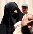 A mulher teve dois filhos com pai  Foto: A mulher teve dois filhos com pai / BBC News Brasil