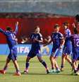 Japoneses comemoram vaga na final do Mundial  Foto: Todd Korol / Getty Images