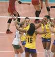 Brasileiras comemoram a vitória por 3 a 1 sobre o Japão  Foto: FIVB/Divulgação