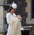 A princesa Charlotte Elizabeth Diana usou roupa de batizado cujo modelo está na família real desde 1841  Foto: Getty Images 