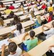 Pesquisa recomenda que a base comum contribua para tornar o estudo mais atrativo ao aluno  Foto: iStock