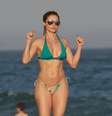 Rita Guedes, aos 43 anos, exibe corpo sarado na Barra do Tijuca, Rio de Janeiro, neste domingo (12)  Foto: Dilson Silva  / AgNews
