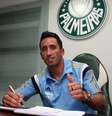 Barrios assinou contrato com o Palmeiras até 2018  Foto: Fabio Menotti/Agência Palmeiras / Divulgação