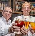 Na foto (esq. para dir.), Álvaro Dertinate Nogueira, mestre-cervejeiro da Petrópolis; Leonhard Resch, mestre-cervejeiro da Weltenburger; e Rüdger Görtz, também mestre-cervejeiro da Petrópolis  Foto: Divulgação
