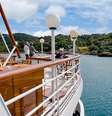 Em duas oportunidades, a rainha Elizabeth II fretou a embarcação para férias em família em torno das ilhas escocesas  Foto: Hebridean Island Cruises/Divulgação