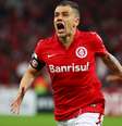 D'Alessandro festeja primeiro gol do Internacional  Foto: Lucas Uebel / Getty Images 