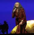 Maria Bethânia durante apresentação no 26º Prêmio da Música Brasileira, em junho deste ano, quando foi homenageada  Foto: Alex Palarea e Felipe Assumpção  / AgNews