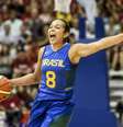 Tainá tenta animar a Seleção Brasileira de basquete  Foto: William Lucas / Divulgação