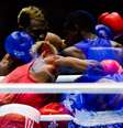 Tentamos imaginar como seria ficar zonzo de tanto apanhar. Usando o recurso de múltiplas exposições das câmeras digitais, fotografamos o boxe nos Jogos Pan-Americanos  Foto: Osmar Portilho / Terra