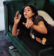 Kim Kardashian é fotografada para a revista Vogue da Espanha de calcinha e sem maquiagem  Foto: @Kim Kardashian / Instagram/Reprodução