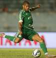 Leandro está esquecido no Palmeiras em 2015 e deve sair para o Santos  Foto: Cesar Greco / Ag Palmeiras