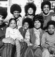 Joe Jackson publicou foto antiga com Michael e a família em seu site  Foto: Divulgação