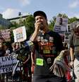 Desde a morte de Brown, dia 9 de agosto de 2014, os protestos contra a discriminação policial contra os negros se estenderam da pequena Ferguson para mais de 170 cidades dos EUA.  Foto: EFE