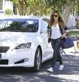 Christine Ouzounian ao lado do novo carro estipulado em quase R$150 mil  Foto: The Grosby Group