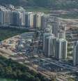 Conjunto de prédios da Vila dos Atletas, próxima ao Parque Olímpico, tem mais de 3,6 mil apartamentos  Foto: Prefeitura do Rio