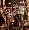 Gene Simmons durante performance com a banda Kiss, em Nova York, em setembro de 2014  Foto: Dimitrios Kambouris / Getty Images