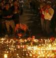 Homenagem a 71 imigrantes encontrados mortos em caminhão; mais 26 imigrantes foram achados em van nesta sexta  Foto: Reuters