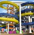 Três toboáguas formam complexo que desce por cinco deques com curvas espiraladas  Foto: Royal Caribbean International/Divulgação