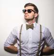 Elegante e estiloso, o acessório pode dar um toque especial ao look. Fotos: Shutterstock  Foto: Vivo Mais Saudável