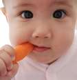 A sigla BLW quer dizer baby-led-weaning, que, em uma tradução livre, quer dizer desmame guiado pelo bebê  Foto: Murray Clarkson / Shutterstock