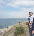 Vladimir Putin, presidente Russo, e Silvio Berlusconi, ex-primeiro ministro da Itália, visitam parques de escavações arqueológicas na Crimeia.  Foto: EFE