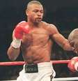 Roy Jones Jr de bermuda branca durante luta  Foto: Divulgação