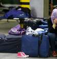 Muitos refugiados se recusam a pedir asilo em países de economia mais frágil como a Grécia  Foto: AP