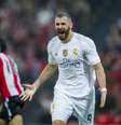 Benzema teve atuação apagada pelo Real Madrid no clássico contra o Barcelona, vencido por este pelo placar de 4 a 0 em pelo estádio Santiago Bernabeu, em Madri  Foto: Juan Manuel Serrano Arce / Getty Images 