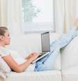 A praticidade de comprar produtos sem sair de casa é uma das vantagens que os consumidores procuram no comércio online  Foto: Wavebreakmedia/Shutterstock