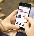 Aplicativos de rastreamento de preços são úteis para comparar valores antes de finalizar a compra  Foto: Georgejmclittle/Shutterstock