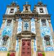 Igreja de Santo Ildefonso é famosa pela fachada de azulejos portugueses  Foto: Alberto Loyo/Shutterstock