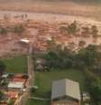 Onda de lama e detritos que desceu da barragem que se rompeu e atingiu parte do distrito de Bento Rodrigues, a 23 quilômetros de Mariana, em Minas Gerais  Foto: Divulgação/Corpo de Bombeiros/MG