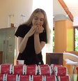 Ex-Miss Mundo Nova Zelândia ingeriu 12.386 calorias ao comer 22 Big Macs  Foto: YouTube / Reprodução