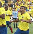 Fidel Martinez comemora o gol da vitória da seleção equatoriana  Foto: Rolando Enriquez/ Latin Content / Getty Images