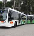 Com o acionar de um botão, o veículo se transforma de um trólebus em um ônibus convencional   Foto:  Electra/Divulgação