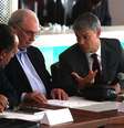Presidente do Fluminense, Peter Siemsen (dir.), diz que vai lutar por cotas iguais  Foto: Nelson Perez/Fluminense F.C.