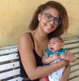 Érika Roque não sentiu sintomas da febre zika enquanto esperava Erik, hoje com cinco meses  Foto: BBC / BBC News Brasil